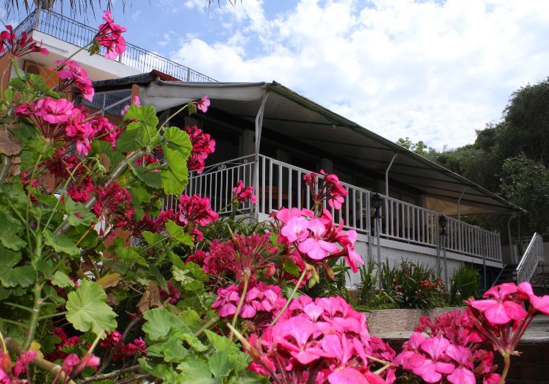 Tina Hotel Limni  Exterior photo